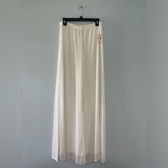 Dress barn white flowy pants - Picture 1 of 7